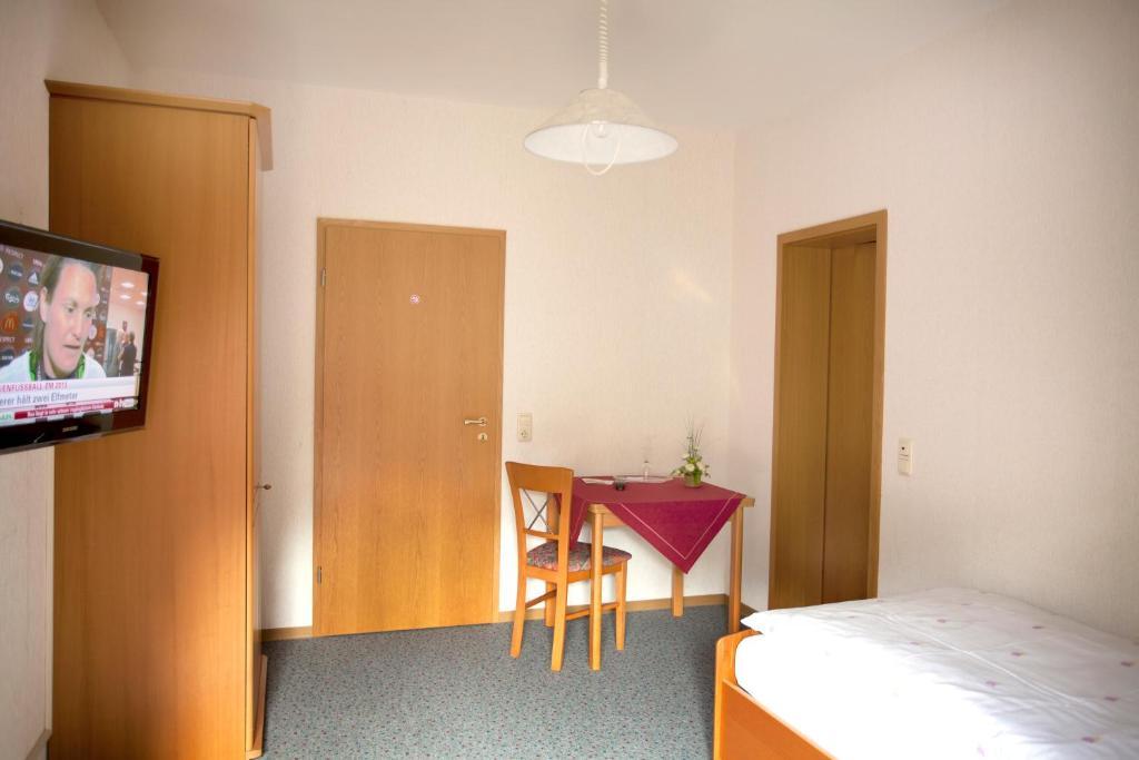 Haus Hubertus Hotel Winterspelt Szoba fotó