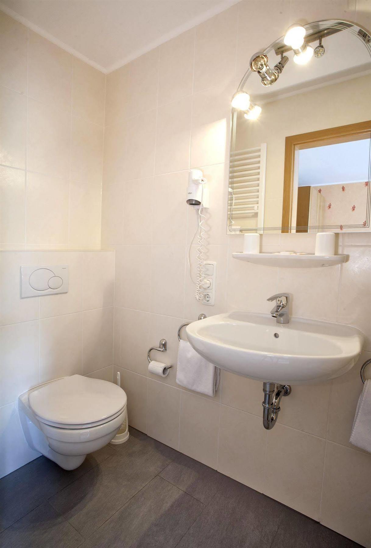 Haus Hubertus Hotel Winterspelt Kültér fotó