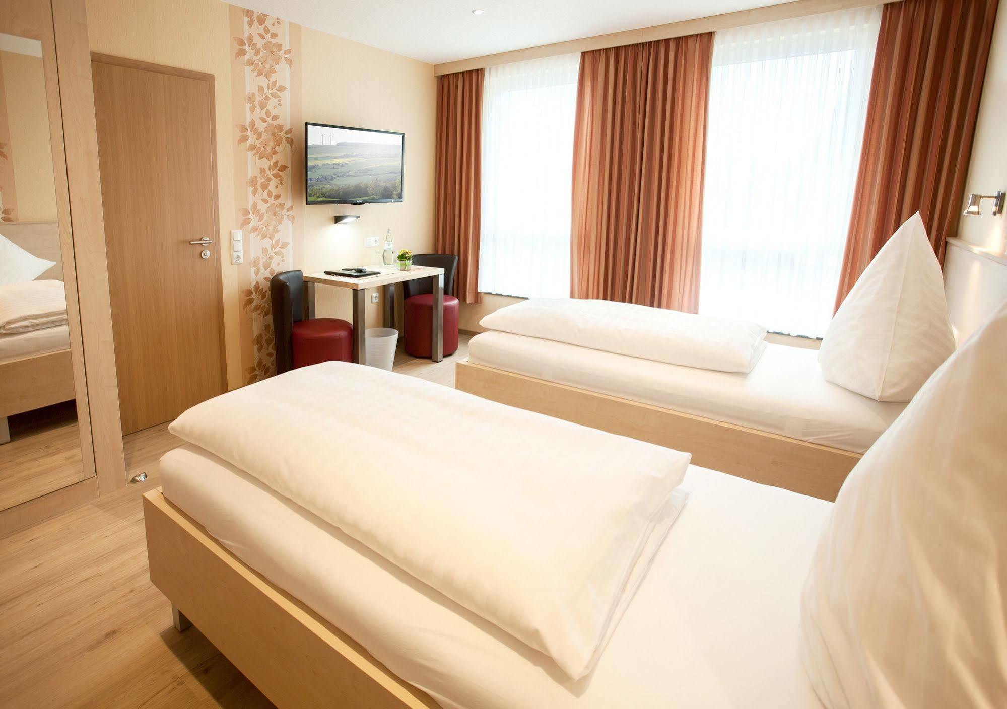 Haus Hubertus Hotel Winterspelt Kültér fotó