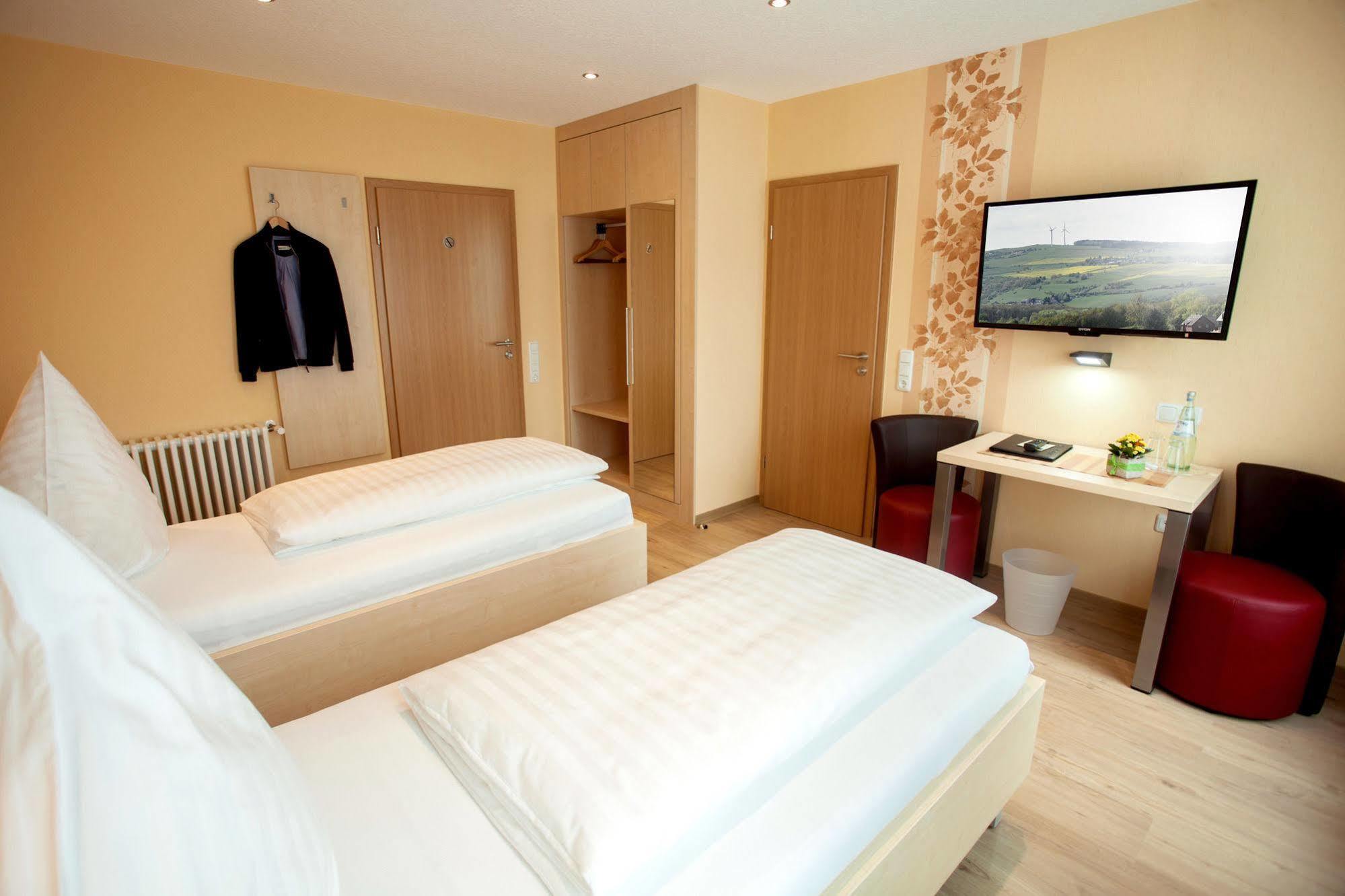 Haus Hubertus Hotel Winterspelt Kültér fotó